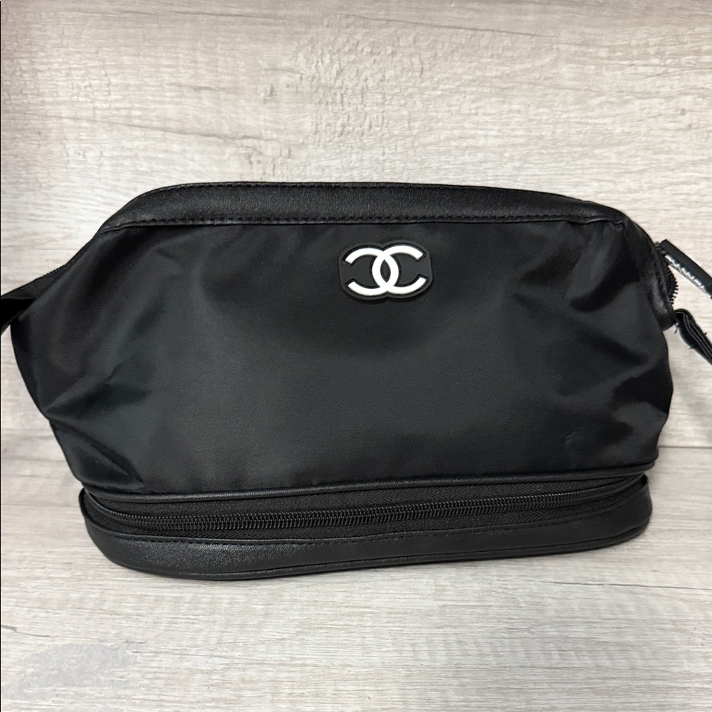 Stylish Black Nylon Pouch/ Travel Case; NWOT - Picture 2 of 6